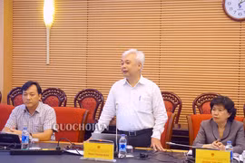 Ông Phan Thanh Bình – Chủ nhiệm Ủy ban VHGDTTN&NĐ của Quốc hội chủ trì cuộc họp với Bộ GD&ĐT
