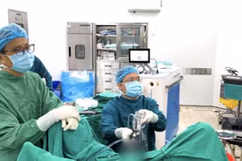 Chần chừ mổ tuyến tiền liệt, cụ ông phải đối mặt khối phì đại nặng gấp 20 lần thường lệ