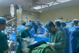 Bệnh viện tuyến tỉnh đầu tiên thực hiện thành công chia tách gan cấy ghép cho hai người