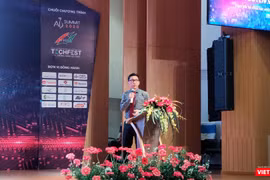 Ông Nguyễn Việt Dũng, Giám đốc Sở KH&CN TP.HCM tại phiên khai mạc sáng 24/11 (ảnh: Hòa Bình)