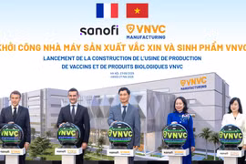 Tổng thống Pháp và Phó Chủ tịch nước Võ Thị Ánh Xuân khởi công Nhà máy Vắc xin và Sinh phẩm VNVC