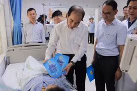 Liên tục hội chẩn liên viện để điều trị cho cụ bà bị thương nặng nhất trong vụ cháy ở Trung Kính