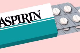 Đừng uống aspirin theo lời đồn: Có thể không cứu tim mà gây xuất huyết, tử vong