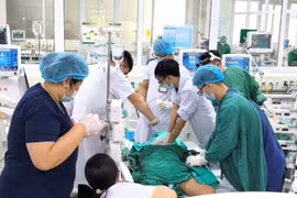 Bị ngừng tim sau khi ăn tiết canh: Bác sĩ sốc với diễn biến bệnh trong vài giờ