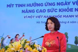 Thứ trưởng Bộ Y tế Nguyễn Thị Liên Hương phát biểu tại buổi mít tinh