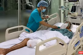 Nhiễm “vi khuẩn ăn thịt người”, người đàn ông nguy kịch, phải cắt bỏ một chân