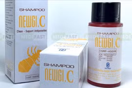 Cẩn trọng mua phải dầu gội có thuốc diệt côn trùng, in hình con chấy trên nhãn
