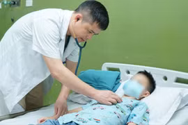 Thay van động mạch phổi qua da giúp trẻ bị tim bẩm sinh tránh phải cưa xương ức