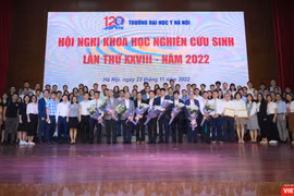 Hội nghị Khoa học nghiên cứu sinh là dịp để nghiên cứu sinh học tập và nâng cao phương pháp nghiên cứu khoa học