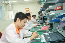 Công nhân Digiworld đang làm việc (Nguồn: Digiworld)