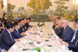 Thủ tướng Phạm Minh Chính trao đổi và làm việc với Hiệp hội Công nghiệp bán dẫn Mỹ (SIA) - Ảnh: VGP