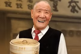 Ông Yang Bing-Yi - nhà sáng lập chuỗi nhà hàng dimsum Din Tai Fung (Ảnh: Din Tai Fung)