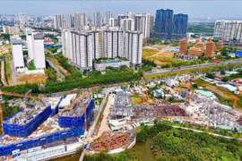 Doanh nghiệp địa ốc vẫn kêu khó với “núi” thủ tục. Ảnh minh hoạ.