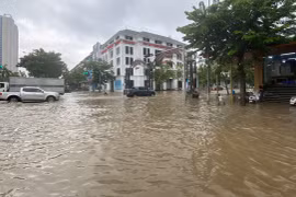 Làng biệt thự triệu USD Geleximco, Nam An Khánh lại chìm trong "biển nước"