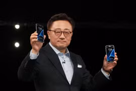 Giám đốc mảng di động Koh Dong-jin của Samsung