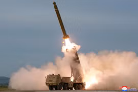 Mẫu tên lửa KN-25 của Triều Tiên (Ảnh: KCNA)