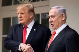 Tổng thống Trump "dỗ dành" người bạn thân bằng món quà đặc biệt (Ảnh: Business Insider)