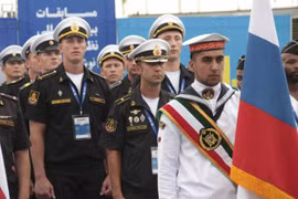 Binh sỹ hải quân Nga và Iran tham gia cuộc thi lặn năm 2018 tại Nowshahr, tỉnh Mazandaran, Iran (Ảnh: Newsweek)