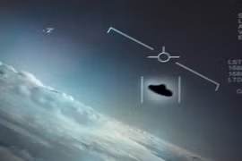 UFO xuất hiện trong đoạn phim của tàu Apollo 15