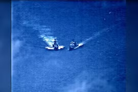 Hai chiếm hạm của Nga và Mỹ suýt va chạm trên biển Thái Bình Dương (Ảnh: U.S Navy)