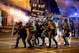 Làn sóng biểu tình đã kéo dài suốt 8 tuần liên tiếp ở Hong Kong (Ảnh: NBC)