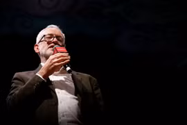 Lãnh đạo Công đảng Anh Jeremy Corbyn (Ảnh: Sputnik)