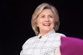 Bà Hillary Clinton nhiều lần ám chỉ về khả năng tham gia tranh cử (Ảnh: Politico)