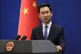 Phát ngôn viên Bộ Ngoại giao Trung Quốc Cảnh Sảng cảnh báo Mỹ (Ảnh: Getty)