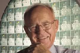 Gordon Moore (ảnh: Geni)