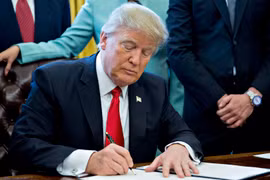 Tổng thống Trump coi Huawei là mối đe dọa đến an ninh quốc gia