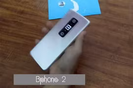 Hình ảnh một mẫu điện thoại nghi là Bphone 2 (ảnh cắt từ clip YouTube)