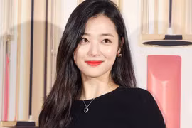 Vẻ xinh đẹp của ca sỹ, diễn viên Sulli (ảnh: Khaosod English)