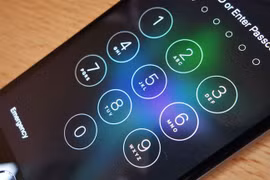 Cơ chế bảo vệ iPhone, iPad bằng mật mã có bị qua mặt bởi những thủ thuật đơn giản (ảnh: PopularMechanics)