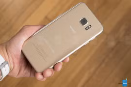 Galaxy S7 Egde được Samsung ra mắt vào năm 2016 (ảnh: Phone Arena)