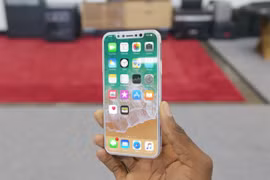 iPhone X (ảnh Business Insider)