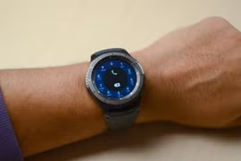 Samsung Gear S3 (ảnh Digital Trends)