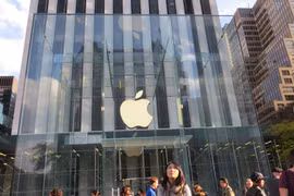 Apple đang giành được thị phần ngay tại sân nhà của Samsung và LG (ảnh: The Tech News)