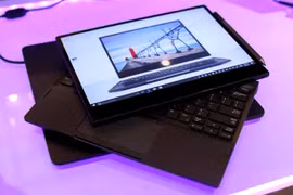 Chiếc laptop lai này của Dell có khả năng sạc không dây 