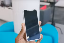 iPhone Edition (ảnh: TrustedReviews)