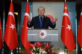 Tổng thống Thổ Nhĩ Kỳ, ông Recep Tayyip Erdogan yêu cầu người dân tẩy chay iPhone (ảnh: AP)