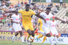 Tiền đạo Olaha đang “gánh team” SLNA