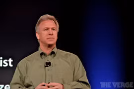 ông Phil Schiller (ảnh The Verge)