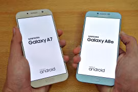 Galaxy A7 (2017) và Galaxy A8 (2016) - ảnh YouTube