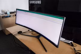 Màn hình của Samsung có kích thước 49 inch