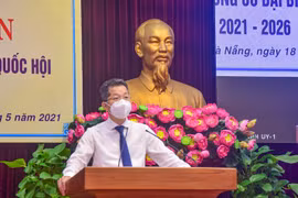 Ông Nguyễn Văn Quảng – Bí thư Thành uỷ Đà Nẵng phát biểu tại hội nghị Tiếp xúc cử tri trực tuyến, vận động bầu cử đại biểu Quốc hội khóa 15, nhiệm kỳ 2016-2021 diễn ra sáng ngày 18/5 (ảnh Khánh Hưng)