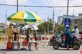 Chốt kiểm soát phòng dịch COVID-19 tại cửa ngõ giao thông ra vào TP Đà Nẵng
