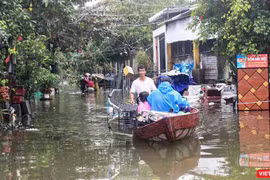 Mưa lớn gây ngập ở các tỉnh thành khu vực Trung Trung Bộ