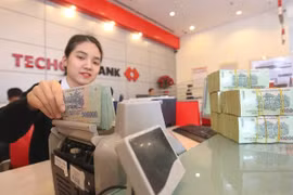 Phó tổng giám đốc Techcombank bán ra 600.000 cổ phiếu TCB 