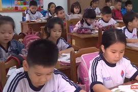 Phó Thủ tướng Vũ Đức Đam yêu cầu Bộ GD&ĐT xem xét tăng cường điều chỉnh, bổ sung tất cả các quy trình về biên soạn, thẩm định, phê duyệt, tập huấn SGK mới cho giáo viên trong những năm tới.