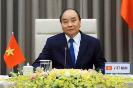 Thủ tướng Nguyễn Xuân Phúc phát biểu tại một cuộc họp trực tuyến quốc tế.